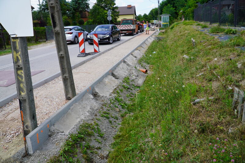 teren budowy chodnika na ul. Książęcej w Skarżysku-Kamiennej 