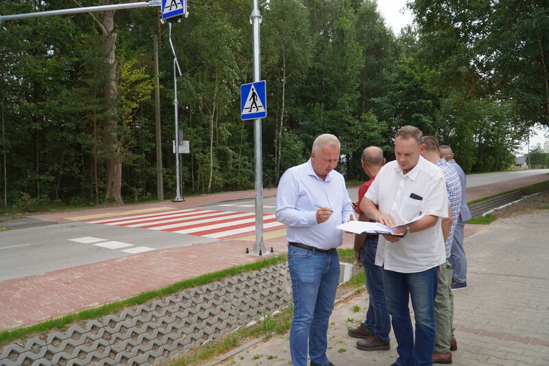 odbiór nowego przejścia dla pieszych w Nowym Odrowążku gmina Bliżyn 