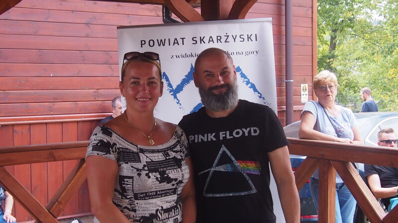 Członek Zarządu Monika Pajak wręczająca nagrodę