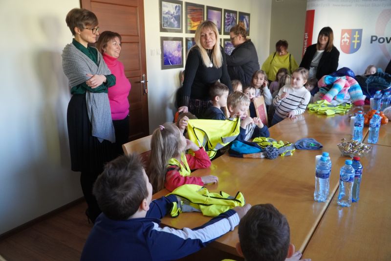 Wizyta przedszkolaków w Starostwie Powiatowym w Skarżysku-Kamiennej 