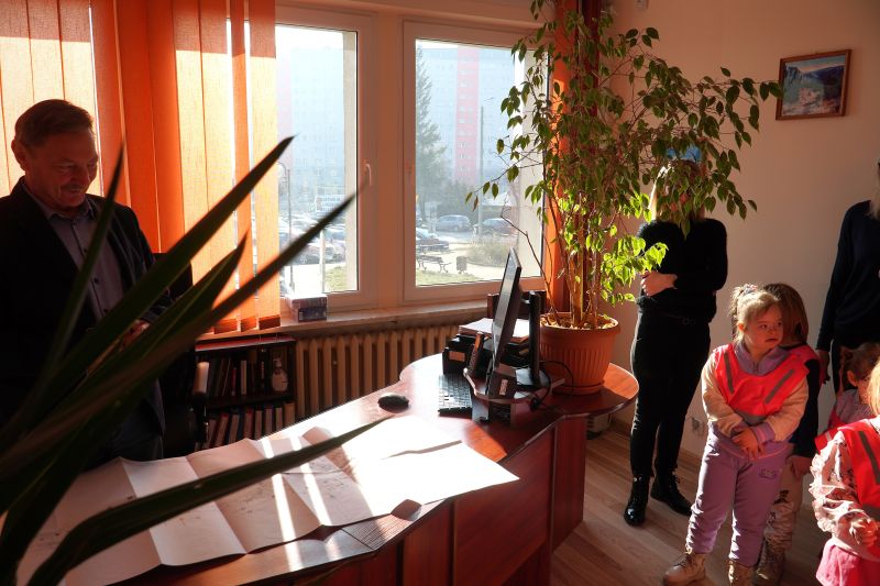 Wizyta przedszkolaków w Starostwie Powiatowym w Skarżysku-Kamiennej 