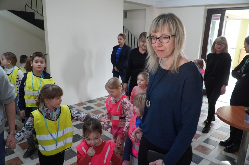 Wizyta przedszkolaków w Starostwie Powiatowym w Skarżysku-Kamiennej 