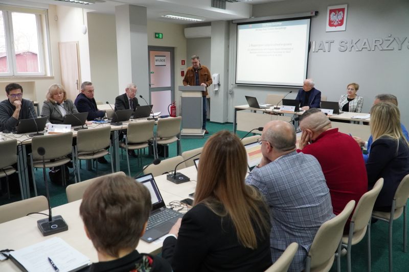 XIII w kadencji sesja Rady Powiatu Skarżyskiego