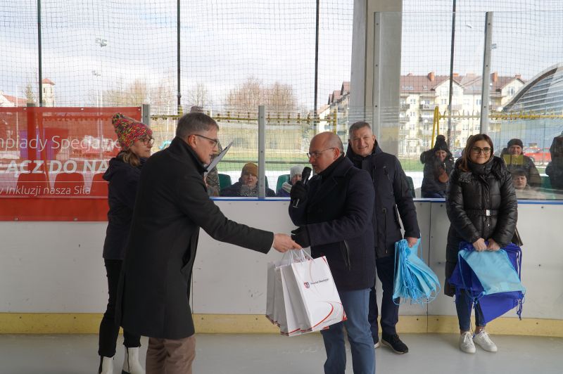 Uroczysta Ceremonia Otwarcia Świętokrzyskiego Mityngu Łyżwiarskiego Olimpiad Specjalnych w Skarżysku