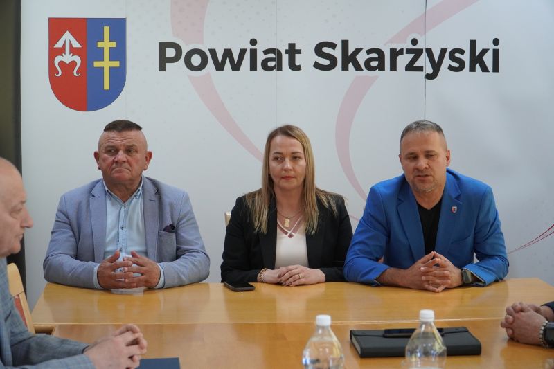 podpisanie umowy na przebudowę Al. Tysiąclecia w Skarżysku 
