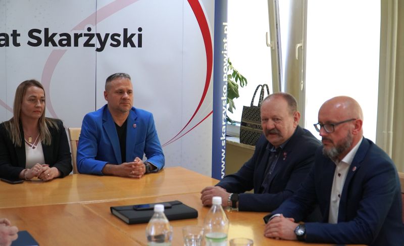 podpisanie umowy na przebudowę Al. Tysiąclecia w Skarżysku 