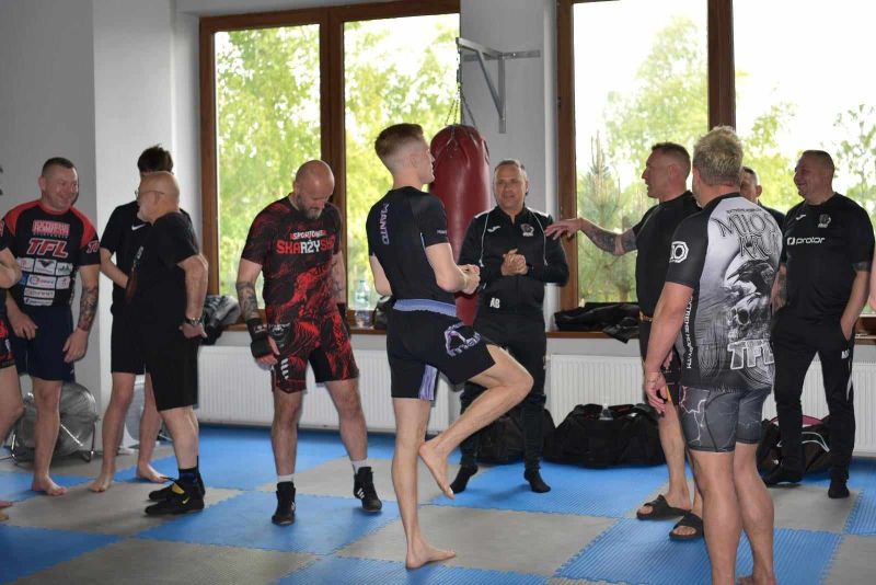 trening Miłosza Kruka zawodnika MMA