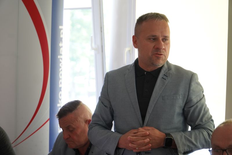 Posiedzenie Komisji Budżetu, Rozwoju Gospodarczego, Infrastruktury i Porządku Publicznego Rady Powiatu Skarżyskiego - omówiono koncepcje przebudowy kluczowej drogi