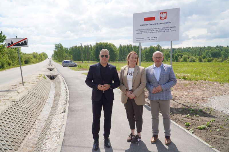 Zakończono budowę ścieżki pieszo-rowerowej przy niebezpiecznej drodze powiatowej - większe bezpieczeństwo i komfort dla mieszkańców gminy Łączna 