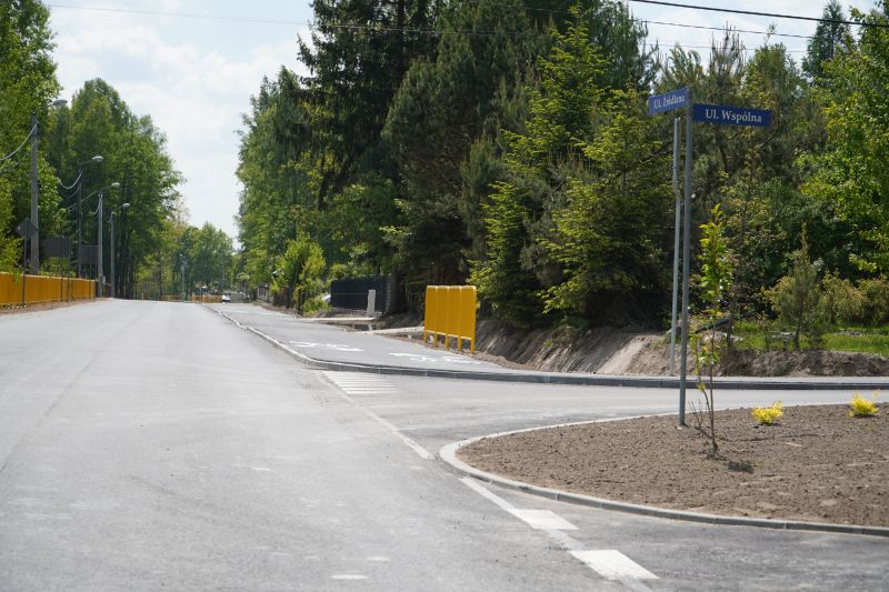 Droga powiatowa Brzeście – Zagórze w gminie Bliżyn przeszła kompleksową rozbudowę. Nowoczesna infrastruktura z ciągiem pieszo-rowerowym już służy mieszkańcom    