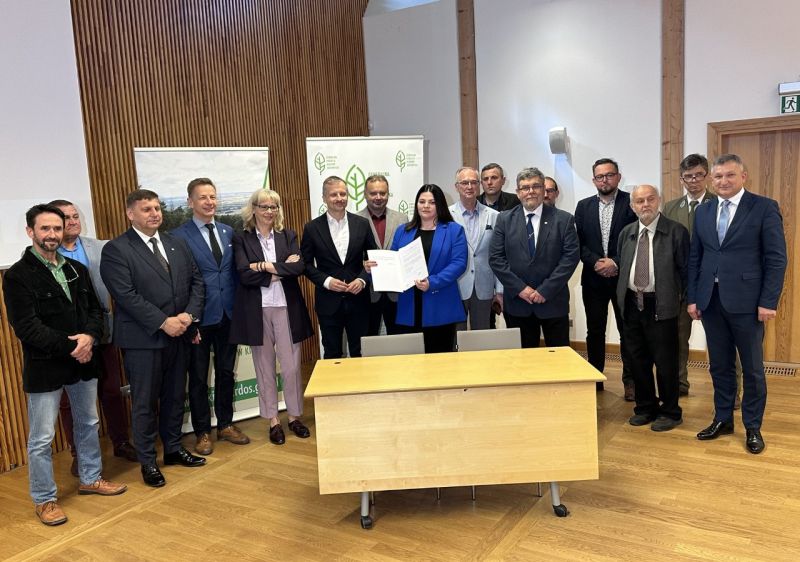 uczestnicy spotkania dotyczącego ustanowienia rezerwatu „Bliżyńskie Lasy Naturalne”