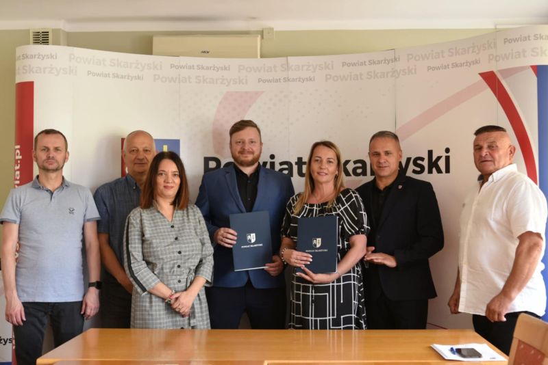 Podpisanie umowy na opracowanie dokumentacji projektowo-kosztorysowej dla zadania pn. „Rozbudowa drogi powiatowej nr 1406T w miejscowości Kamionki – Gmina Łączna”. 
