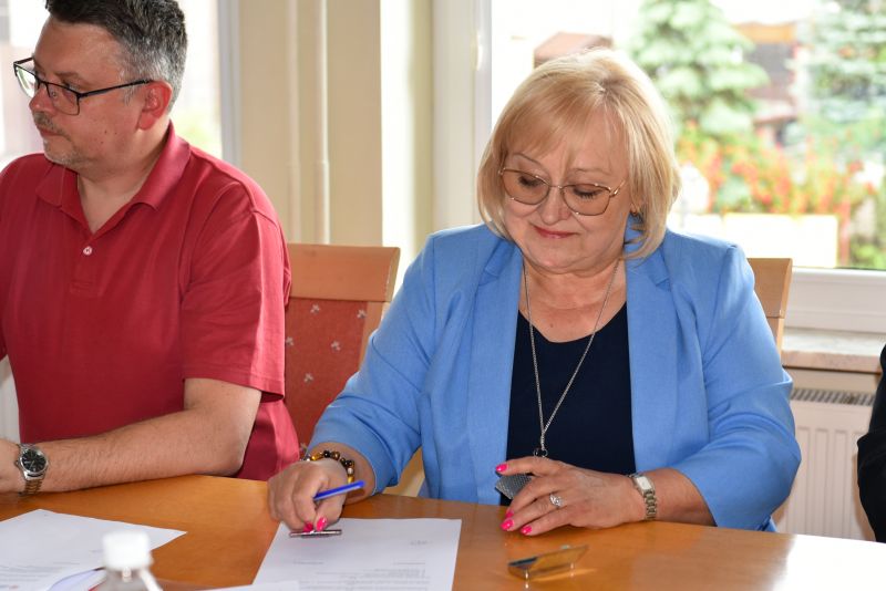 Pani Małgorzata Sławińska- podpisanie umowy
