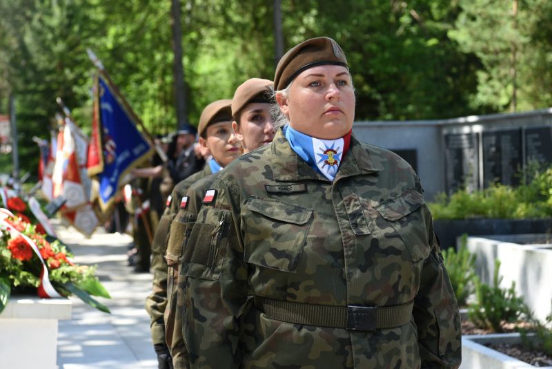 żołnierze 103 Batalionu Lekkiej Piechoty 10 Świętokrzyskiej Brygady Wojsk Obrony Terytorialnej z Ostrowca Świętokrzyskiego