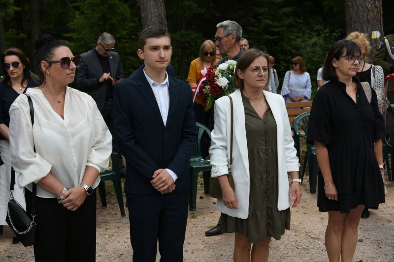 symboliczne złożenie wieńcy 
