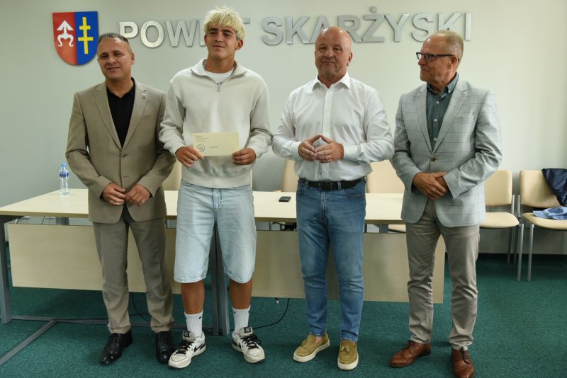uroczystość wręczenia stypendiów