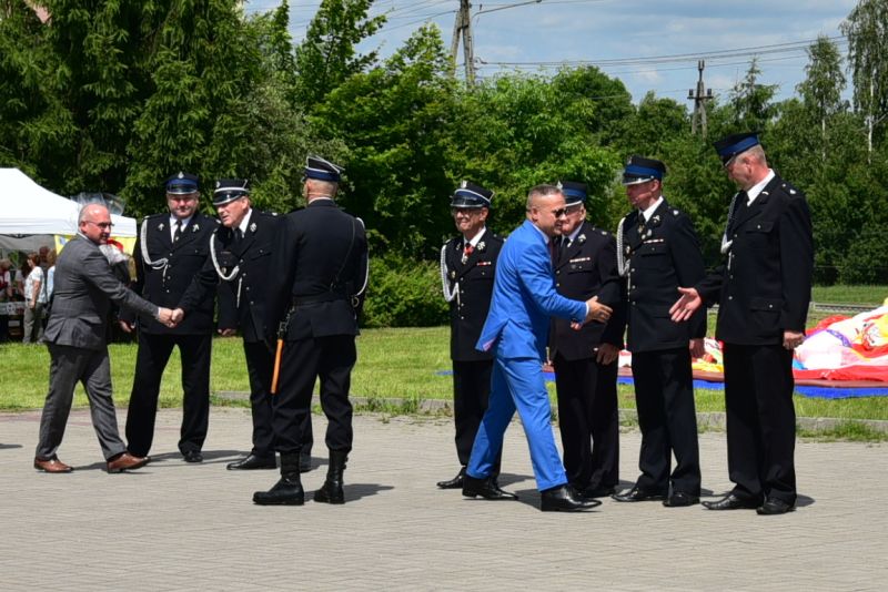 Uroczystość przekazania wozu strażackiego OSP Łączna 