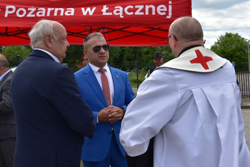 starosta Artur Berus,przewodniczący rady powiatu Jerzy Żmijewski, ksiądz  Jan Marczewski