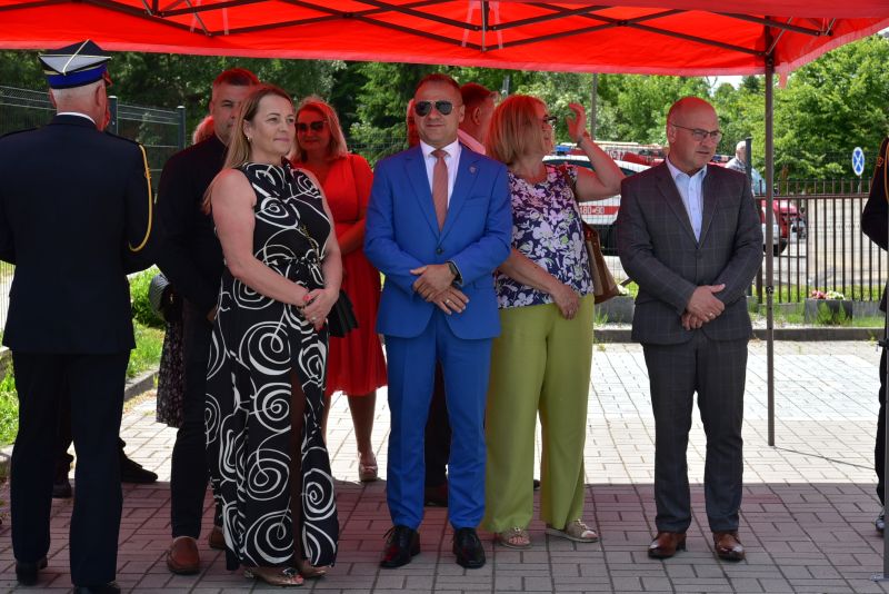Uroczystość przekazania wozu strażackiego OSP Łączna 