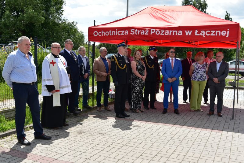 Uroczystość przekazania wozu strażackiego OSP Łączna 