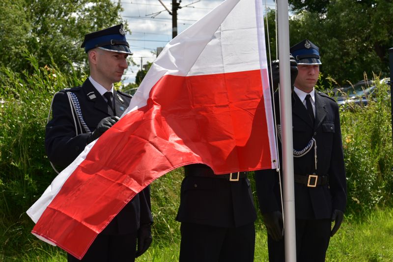 podniesienie flagi