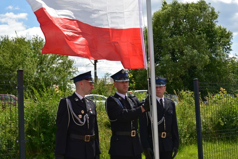 podniesienie flagi