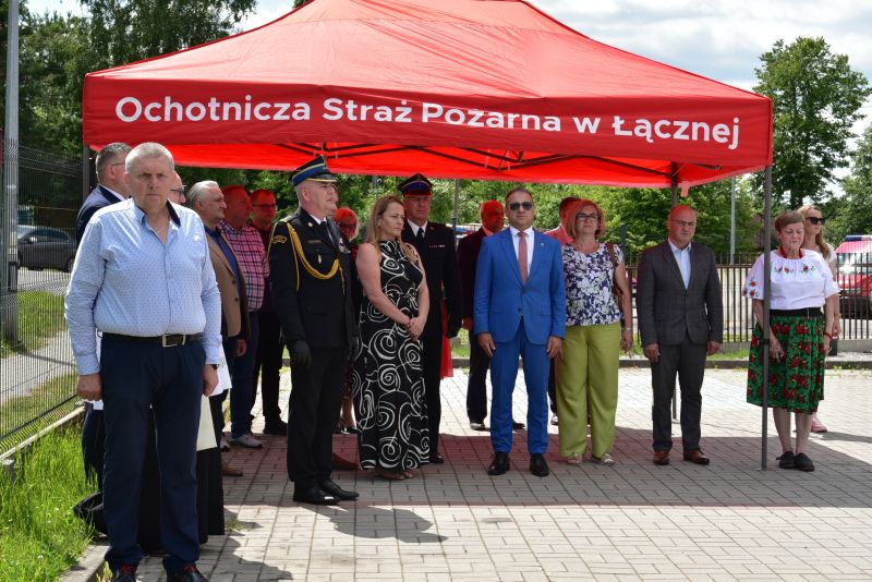Uroczystość przekazania wozu strażackiego OSP Łączna