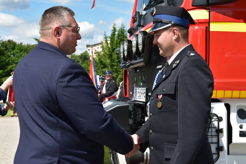 przekazanie dokumentów oraz kluczyków 