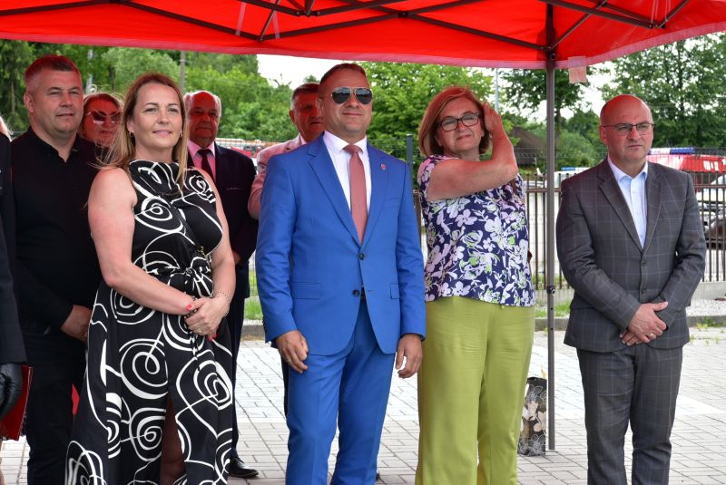 Uroczystość przekazania wozu strażackiego OSP Łączna