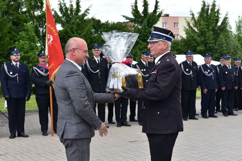 Uroczystość przekazania wozu strażackiego OSP Łączna