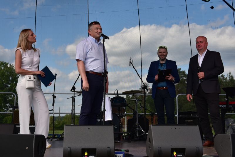 burmistrz miasta i gminy Suchedniów Dariusz Miernik 