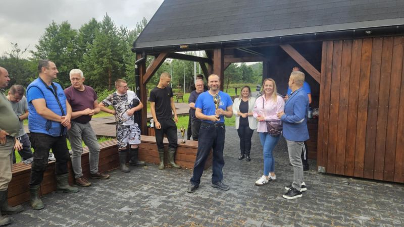 wręczenie nagród w zawodach wędkarskich