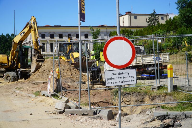 remont Al. Tysiąclecia w Skarżysku - wizyta starosty na placu budowy 