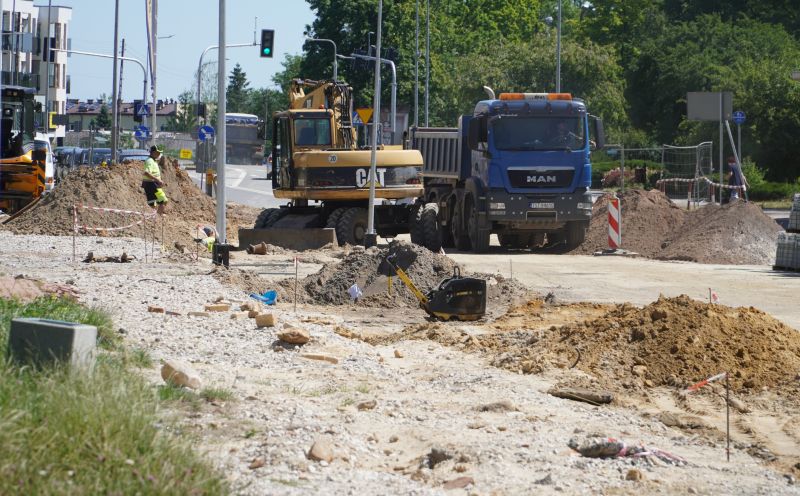 remont Al. Tysiąclecia w Skarżysku - wizyta starosty na placu budowy 