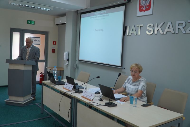 obrady rady powiatu skarżyskiego - XIX sesja
