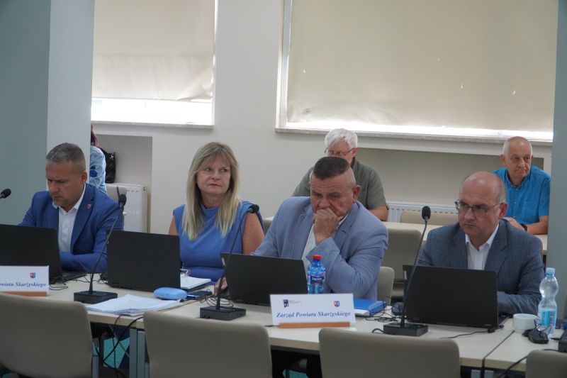 obrady rady powiatu skarżyskiego - XIX sesja
