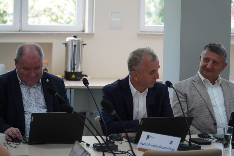 obrady rady powiatu skarżyskiego - XIX sesja