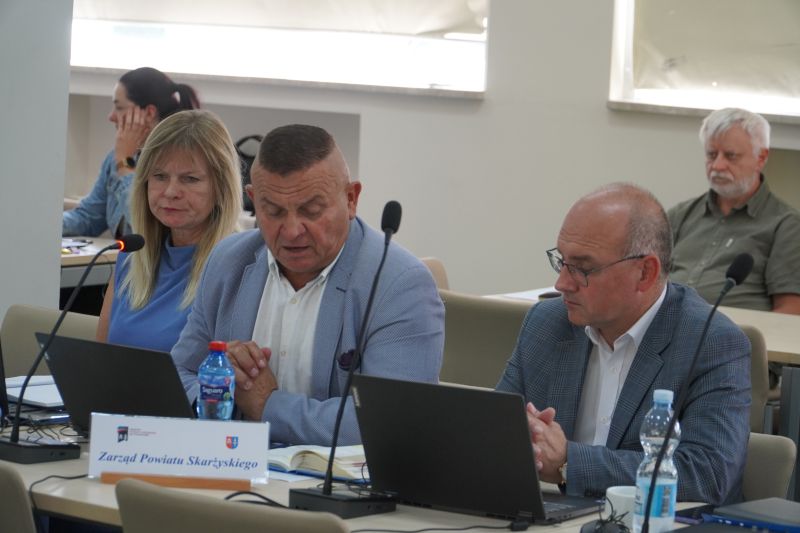 obrady rady powiatu skarżyskiego - XIX sesja