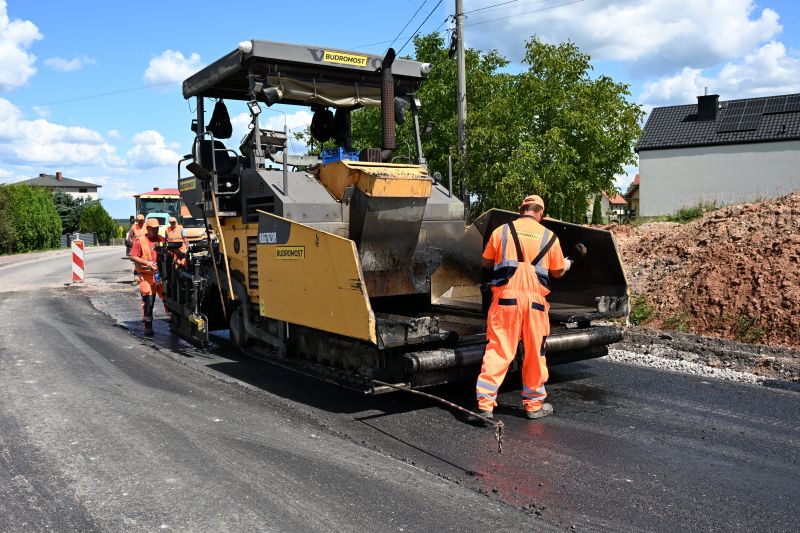 prace-drogowe-na-drodze-powiatowej-Zagorze-Podzagnanszcze-13.JPG
