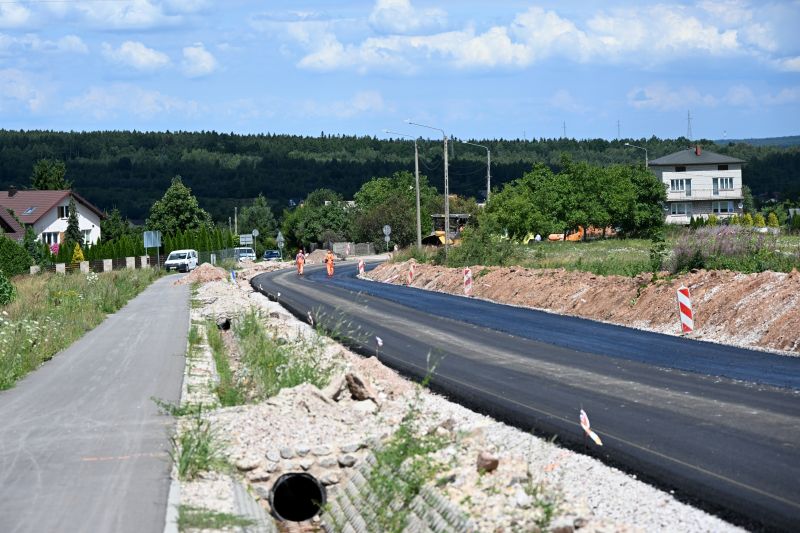 prace-drogowe-na-drodze-powiatowej-Zagorze-Podzagnanszcze-2.JPG