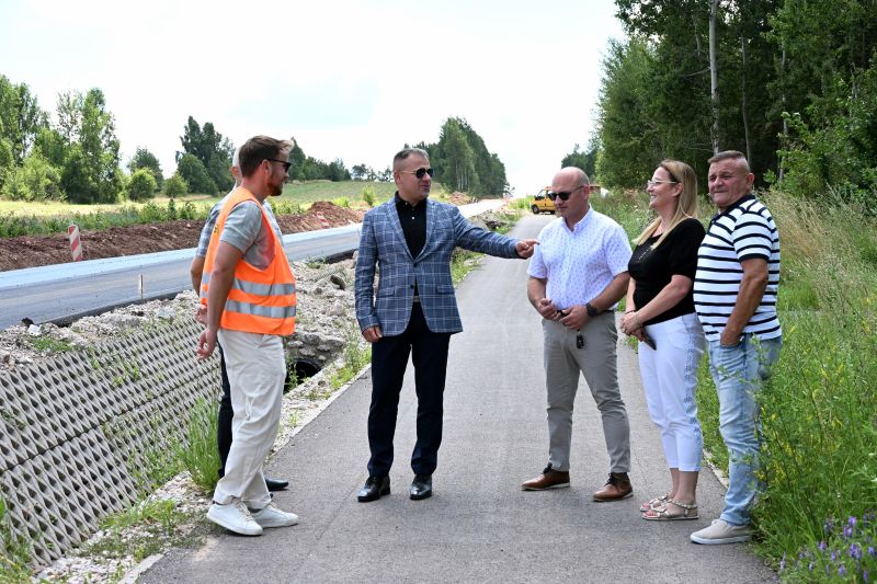 prace-drogowe-na-drodze-powiatowej-Zagorze-Podzagnanszcze-6.JPG
