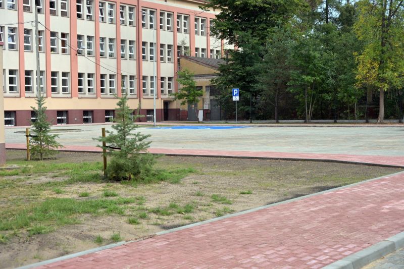 odbiór nowego parkingu przy budynku ZSTM  w ramach projektu BCU