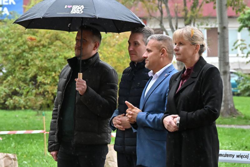 Na Skwerze Braci Zygmuntowiczów