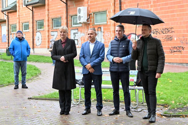 Na Skwerze Braci Zygmuntowiczów