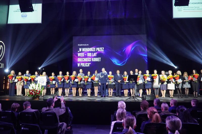 konferencja pt. „W mundurze przez wiek – sto lat obecności kobiet w Policji”
