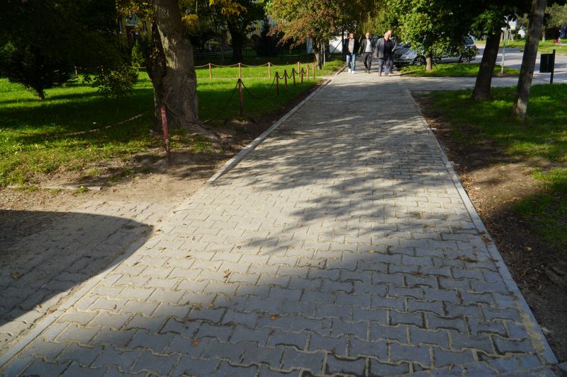 Powiat zakończył remont chodnika przy ul. Sokolej w Skarżysku