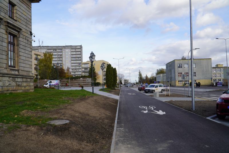 Zakończono przebudowę Alei Tysiąclecia w Skarżysku-Kamiennej na odcinku od ul. Słowackiego do Alei Piłsudskiego. Droga oddana do użytku mieszkańców