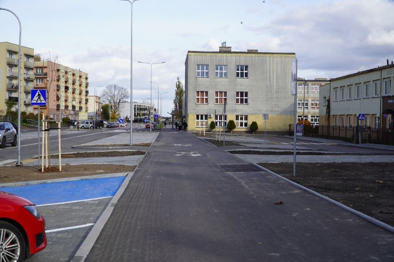 Zakończono przebudowę Alei Tysiąclecia w Skarżysku-Kamiennej na odcinku od ul. Słowackiego do Alei Piłsudskiego. Droga oddana do użytku mieszkańców