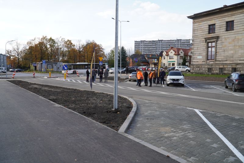 Zakończono przebudowę Alei Tysiąclecia w Skarżysku-Kamiennej na odcinku od ul. Słowackiego do Alei Piłsudskiego. Droga oddana do użytku mieszkańców