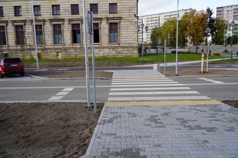 Zakończono przebudowę Alei Tysiąclecia w Skarżysku-Kamiennej na odcinku od ul. Słowackiego do Alei Piłsudskiego. Droga oddana do użytku mieszkańców